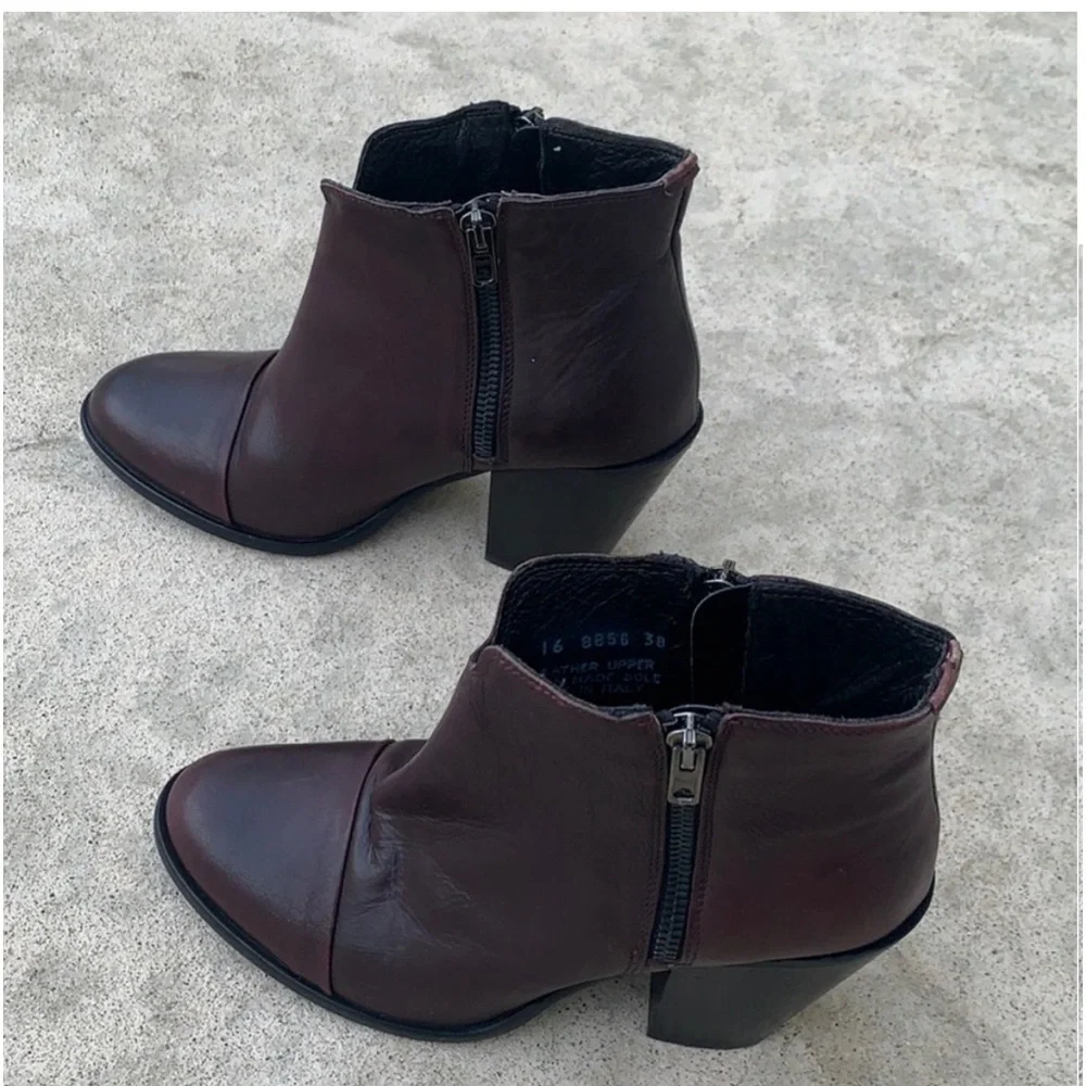 BOEMOS Women's Burgundy Heeled Ankle Bootie Size EU 38/8